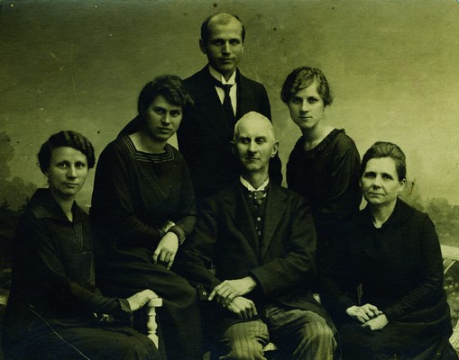 Kosta Glavinić with his family, Belgrade, IAB, Pf G.