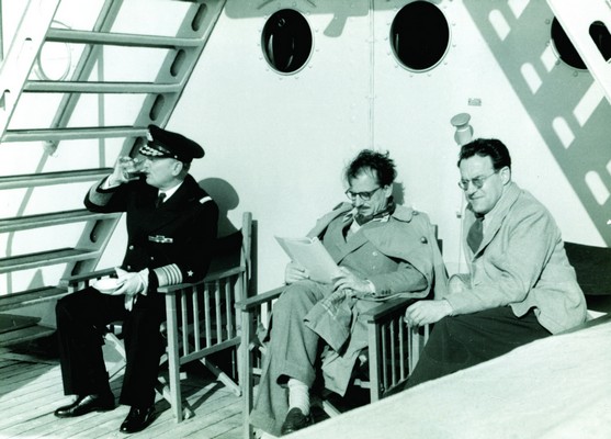 Josip Broz Tito, Koča Popović, sekretar za zunanje zadeve FLRJ, in Joža Vilfan, generalni sekretar predsednika FLRJ, ladja Galeb, 1944. IAB, Legat Koče Popovića.