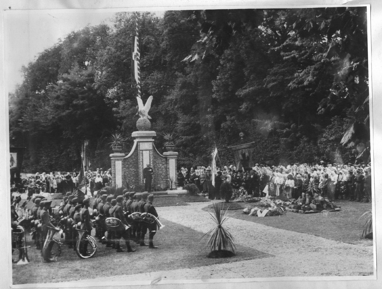 In many places throughout Prekmurje, Hungarian authorities hung the so-called State Flags (Országzászló) to symbolically show the annexation of Prekmurje to Hungary. The photograph shows the consecration ceremony of an Országzászló in Beltinci in 1942. Source: Göncz, Felszabadulás vagy megszállás. MNMI, 105.