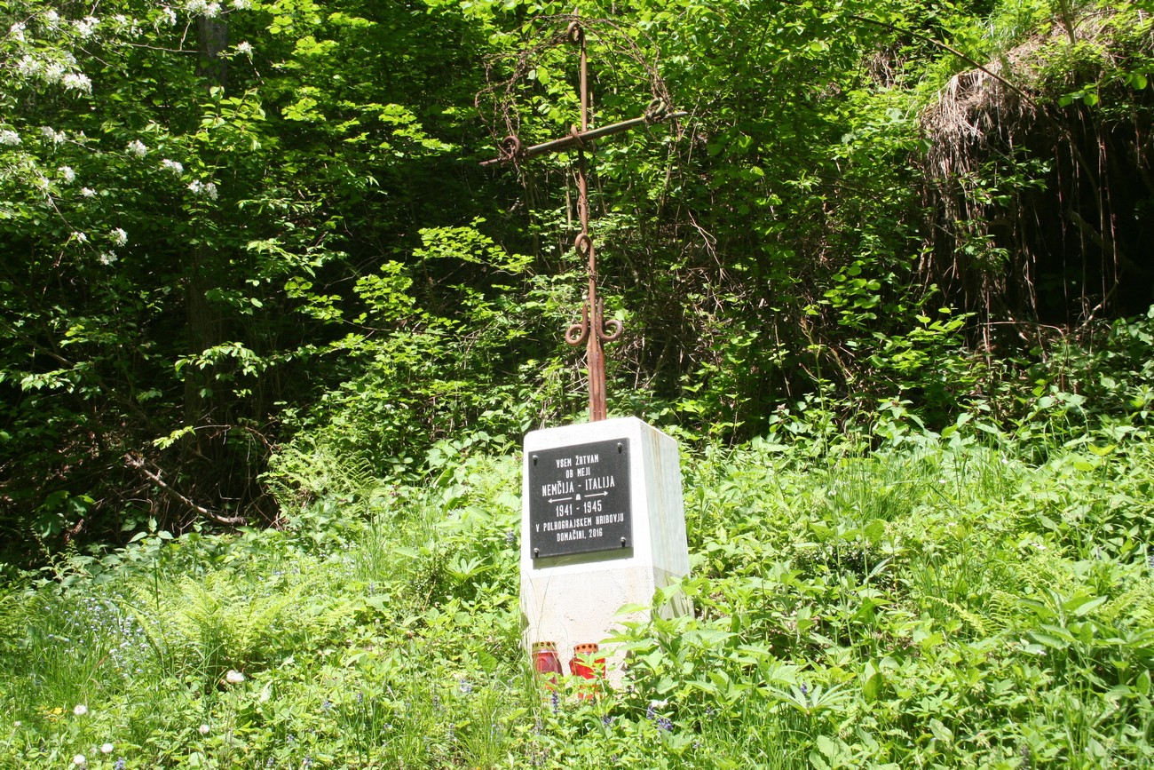 A memorial for all the victims of the inter-war border between Italy and Germany at Medvedov maln (between Planina, Butajnova and Zalog. Author: Peter Mikša.