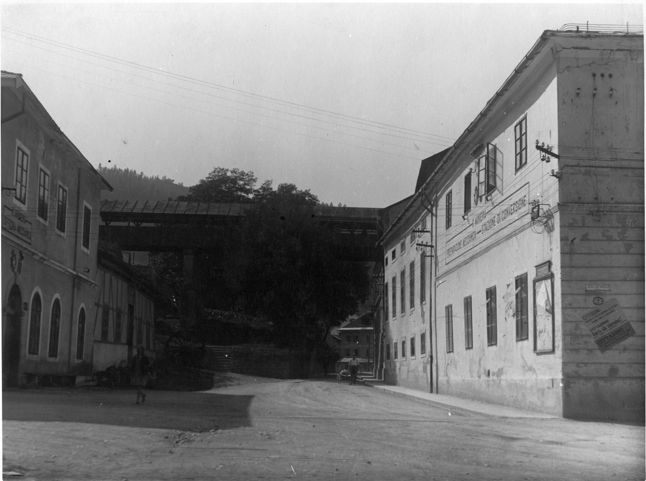 The mercury mine was vitally important for Idrija even during the Italian period. All the way up until the capitulation of Italy, the mine managed to maintain a relatively high level of production (up to 14,600 flasks per year). War conditions interrupted the mine's planned modernisation in 1941. In the photograph, we can see the mine's picking plant building from the time before the company was sold in 1940 to the private company Monte Amiata from Tuscany. Idrija Municipal Museum.